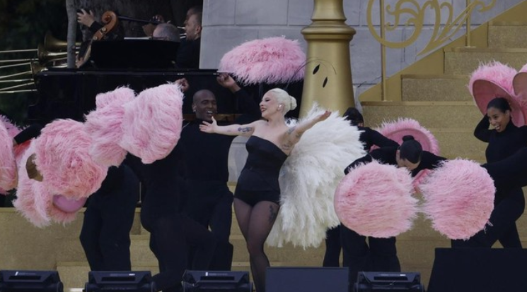 Lady Gaga Bawakan Lagu Prancis di Pembukaan Olimpiade Paris 2024